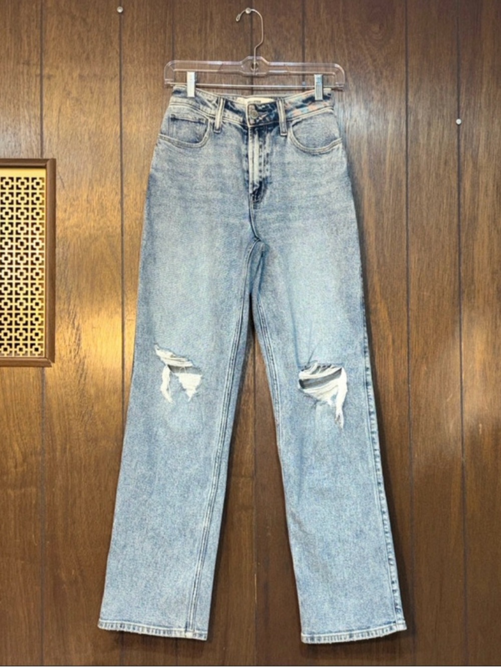 Hollister Ultra High-Rise
Dad Jeans Women's W24